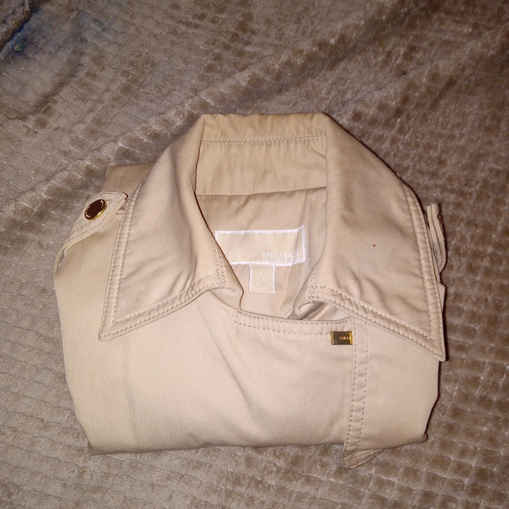 Woman's Michael kors trench coat, baige, size small